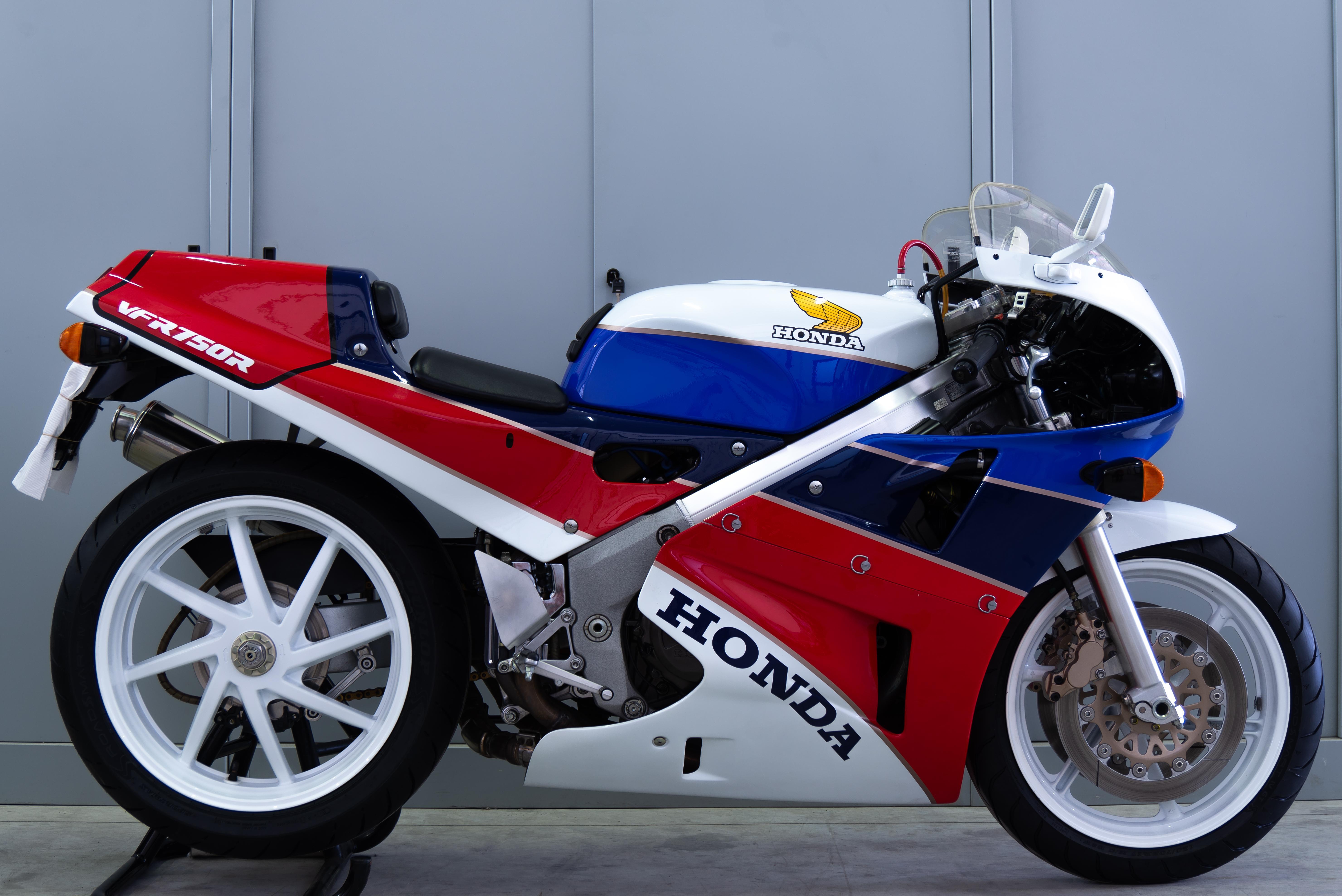 honda honda rc 30 - foto 1